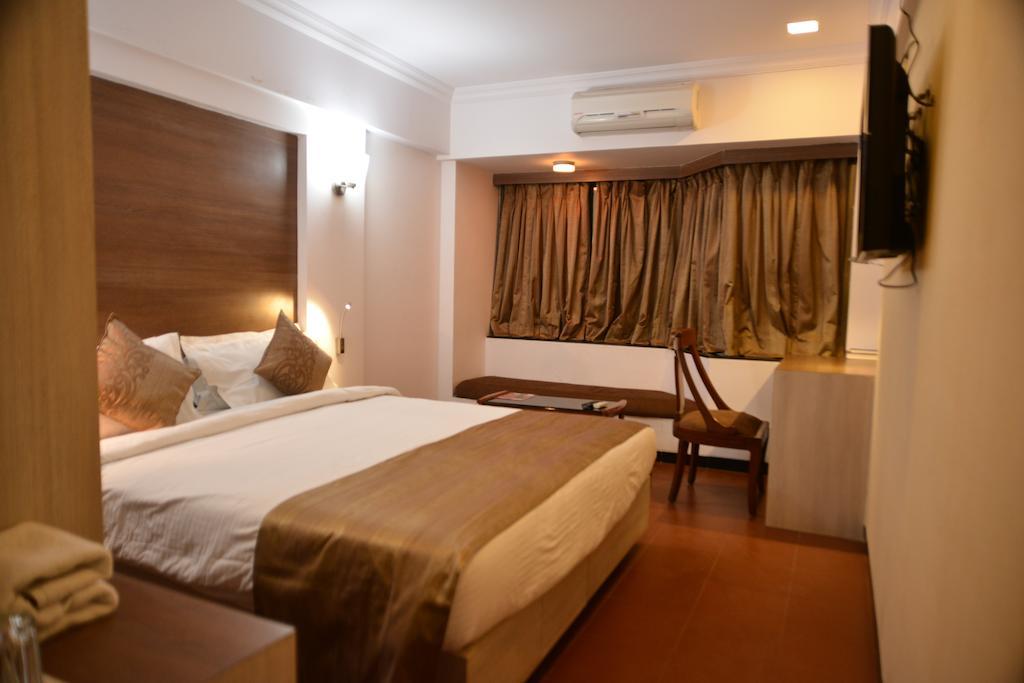 Meuse Jupiter Business And Luxury Hotel Nashik Quarto foto